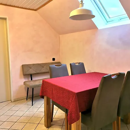 Dorfidylle Wiesens 아파트 *